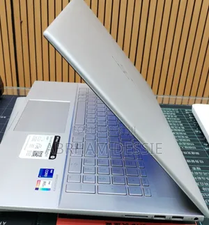 New Laptop HP 16GB Intel Core i7 SSD 512GB