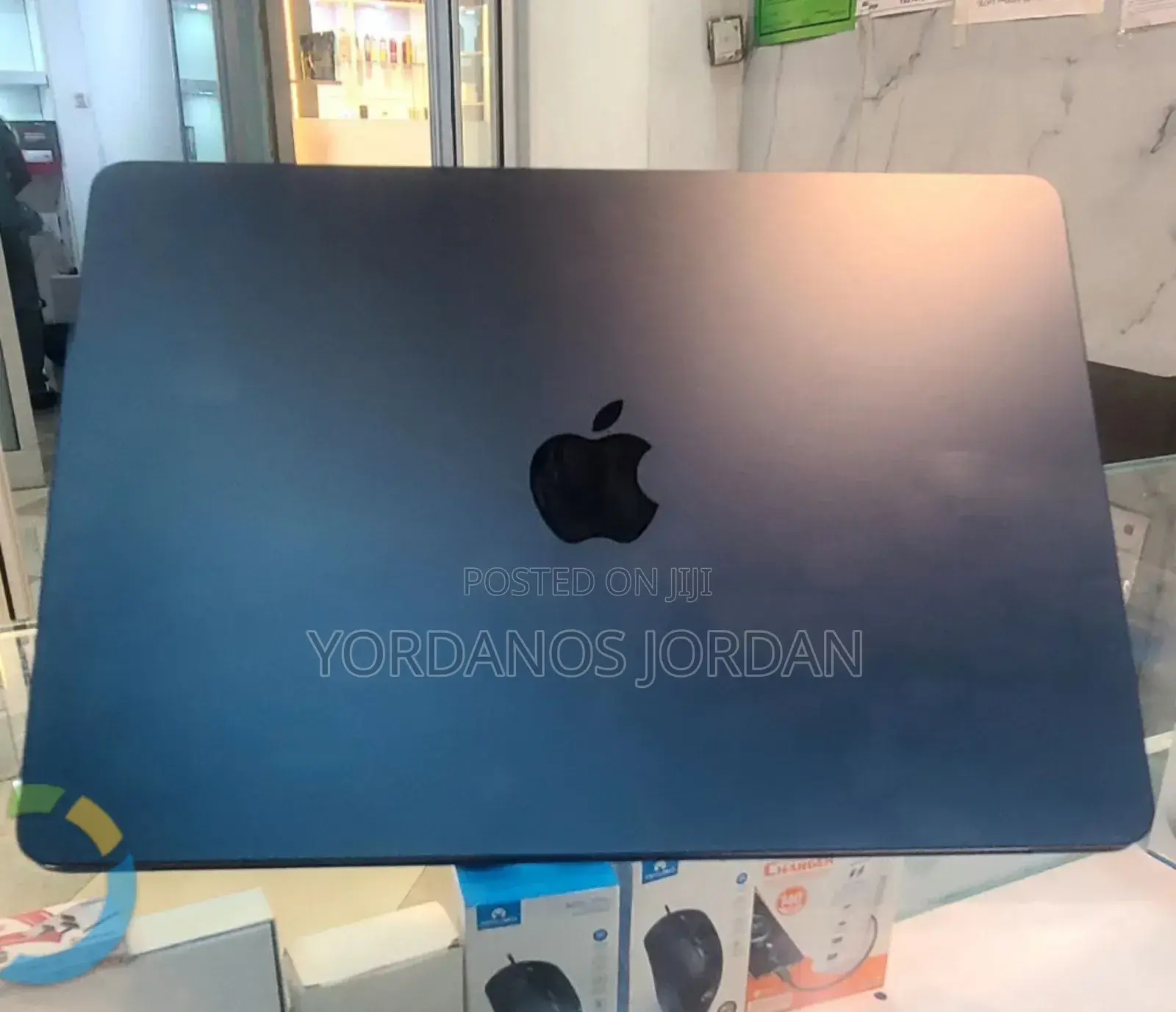 New Laptop Apple MacBook Air 2025 M4 13-inch 16GB Apple M4 SSD 256GB