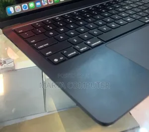 New Laptop Apple MacBook Air 2025 M4 13-inch 16GB Apple M4 SSD 256GB