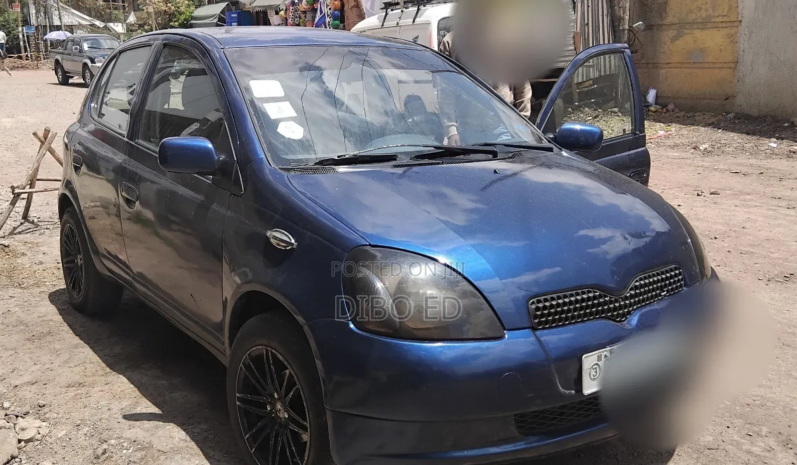 Toyota Vitz 2000 Blue