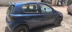 Toyota Vitz 2000 Blue