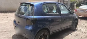 Toyota Vitz 2000 Blue