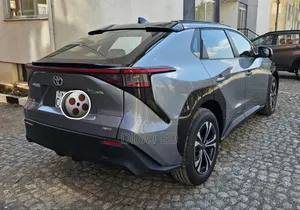 Toyota bZ4X 71.4 kWh AWD 2023 Gray