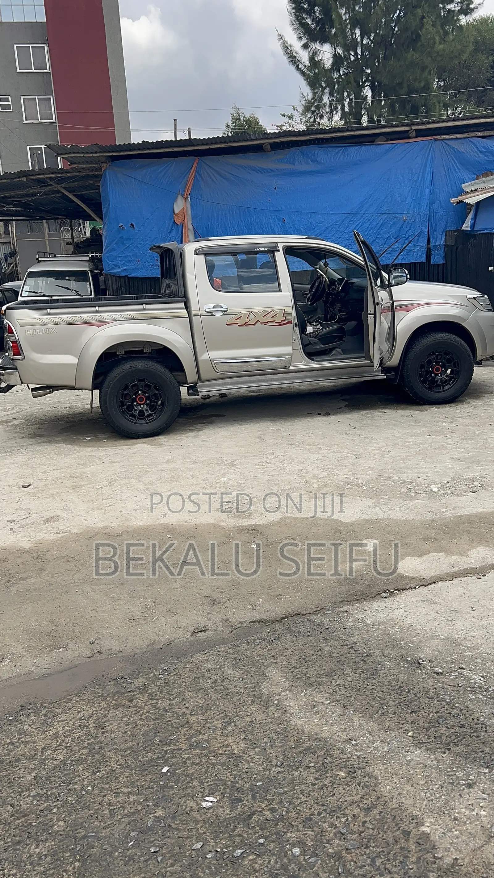 Toyota Hilux 3.0 D-4D 4x4 2014 Gold