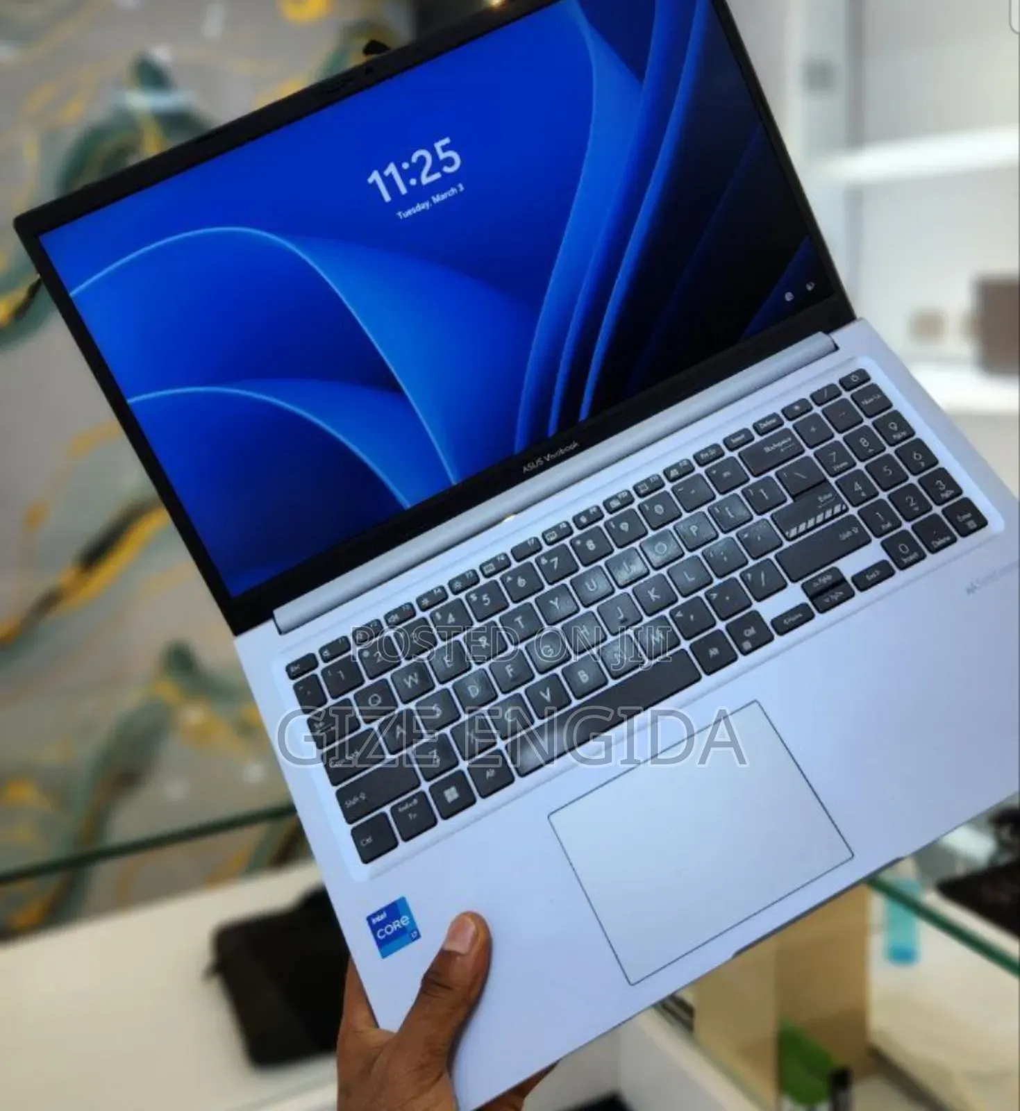 New Laptop Asus VivoBook 15 X505BA 16GB Intel Core i7 SSD 512GB