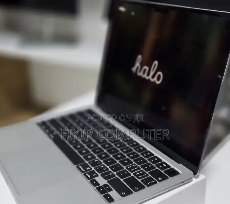 New Apple MacBook Air 2025 M4 13-inch 16GB Intel Core M2 SSD 256GB