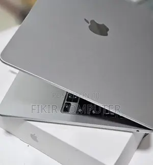 New Apple MacBook Air 2025 M4 13-inch 16GB Intel Core M2 SSD 256GB