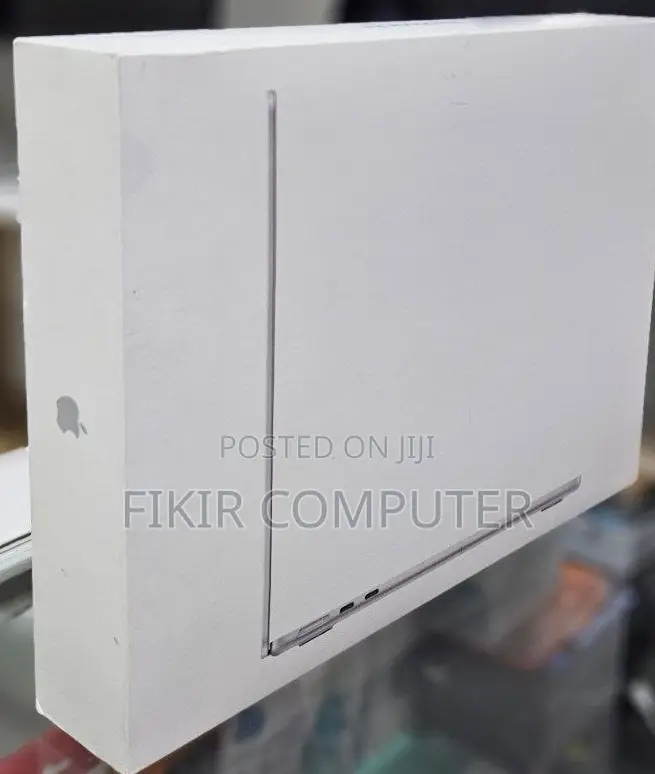New Apple MacBook Air 2025 M4 13-inch 16GB Intel Core M2 SSD 256GB