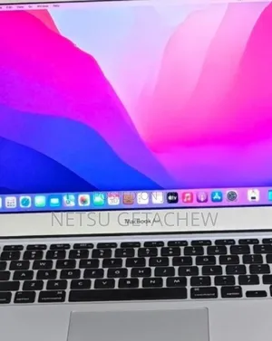 New Laptop Apple MacBook Pro 2017 8GB Intel Core i7 SSD 512GB