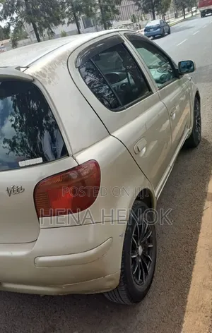 Toyota Vitz 2002 Gold