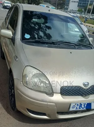 Toyota Vitz 2002 Gold