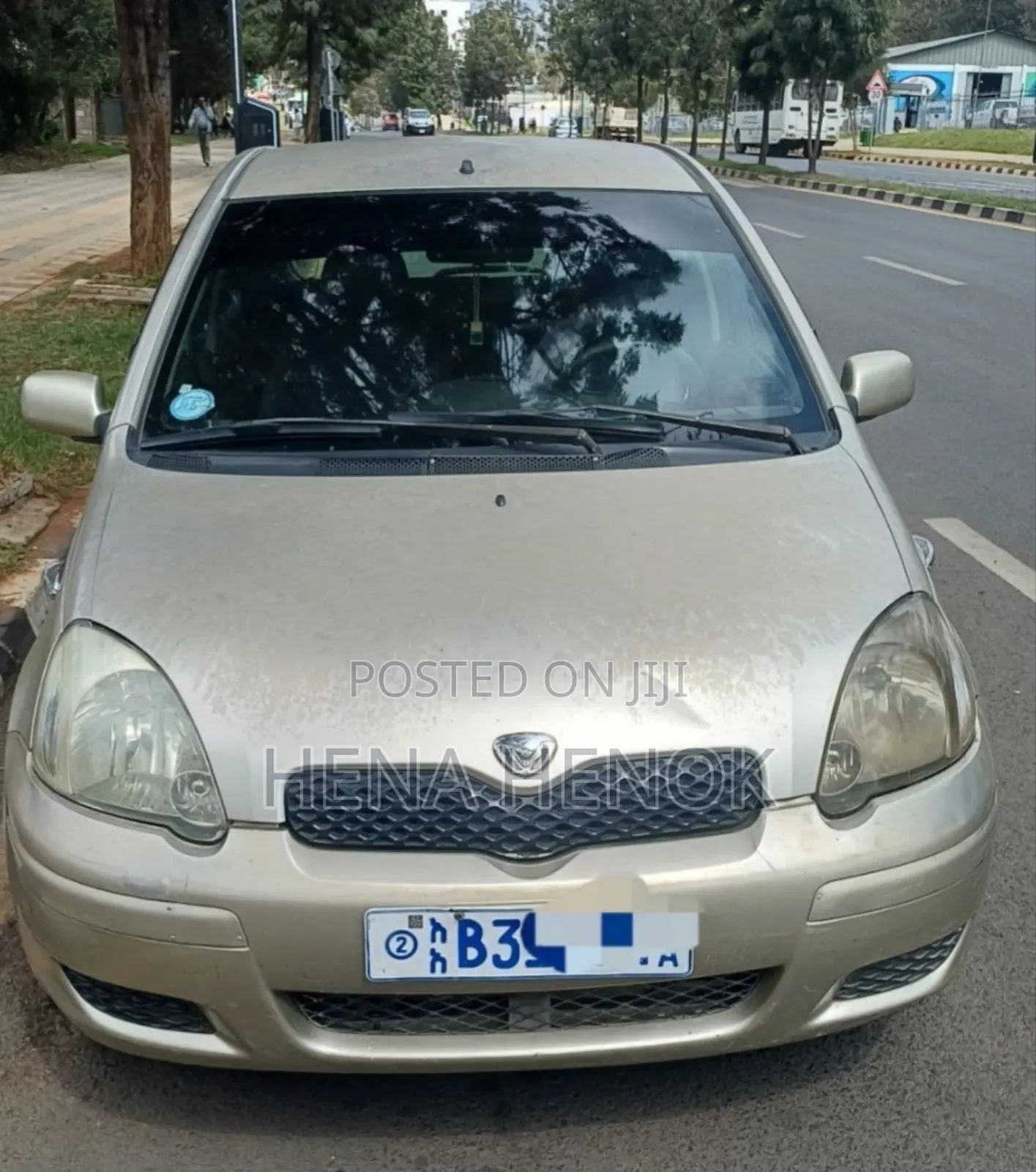 Toyota Vitz 2002 Gold