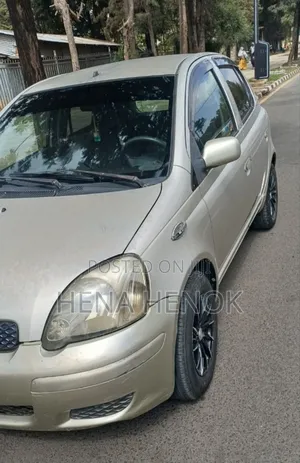 Toyota Vitz 2002 Gold