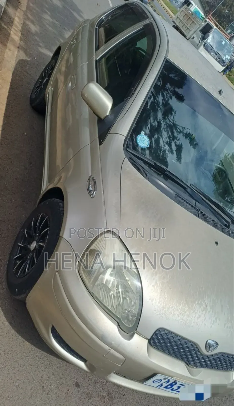 Toyota Vitz 2002 Gold
