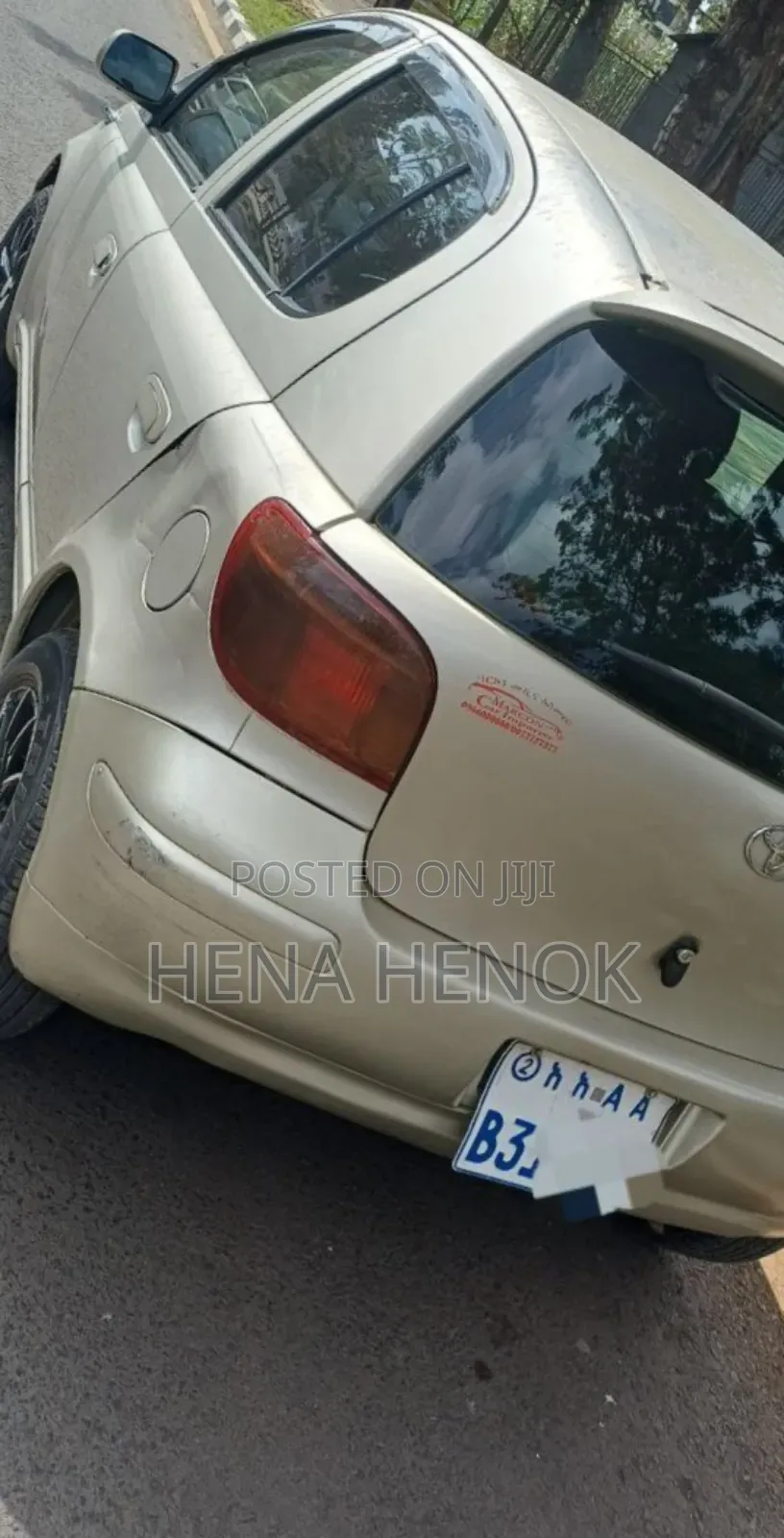 Toyota Vitz 2002 Gold