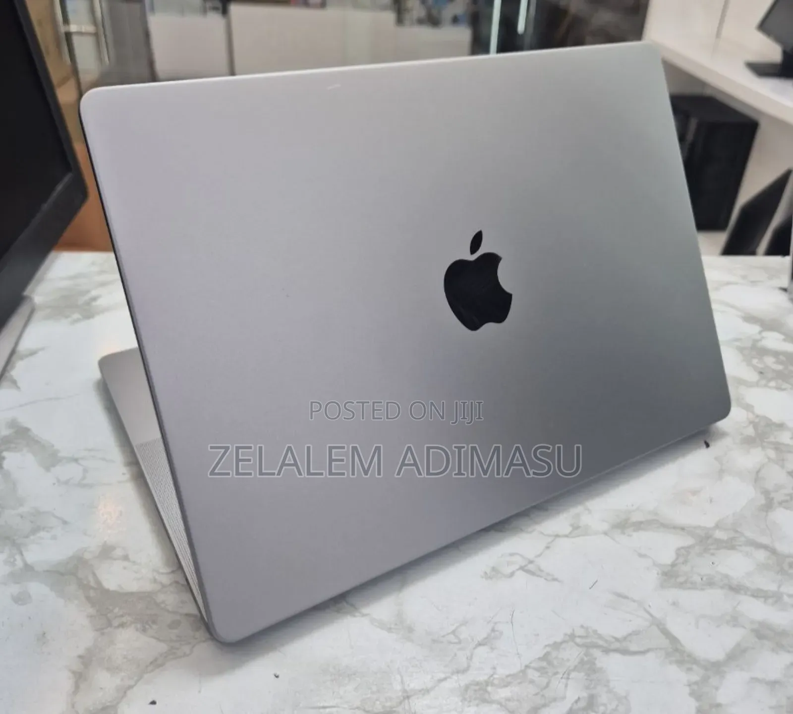 New Laptop Apple MacBook Pro M1 16GB Apple M1 Pro SSD 512GB