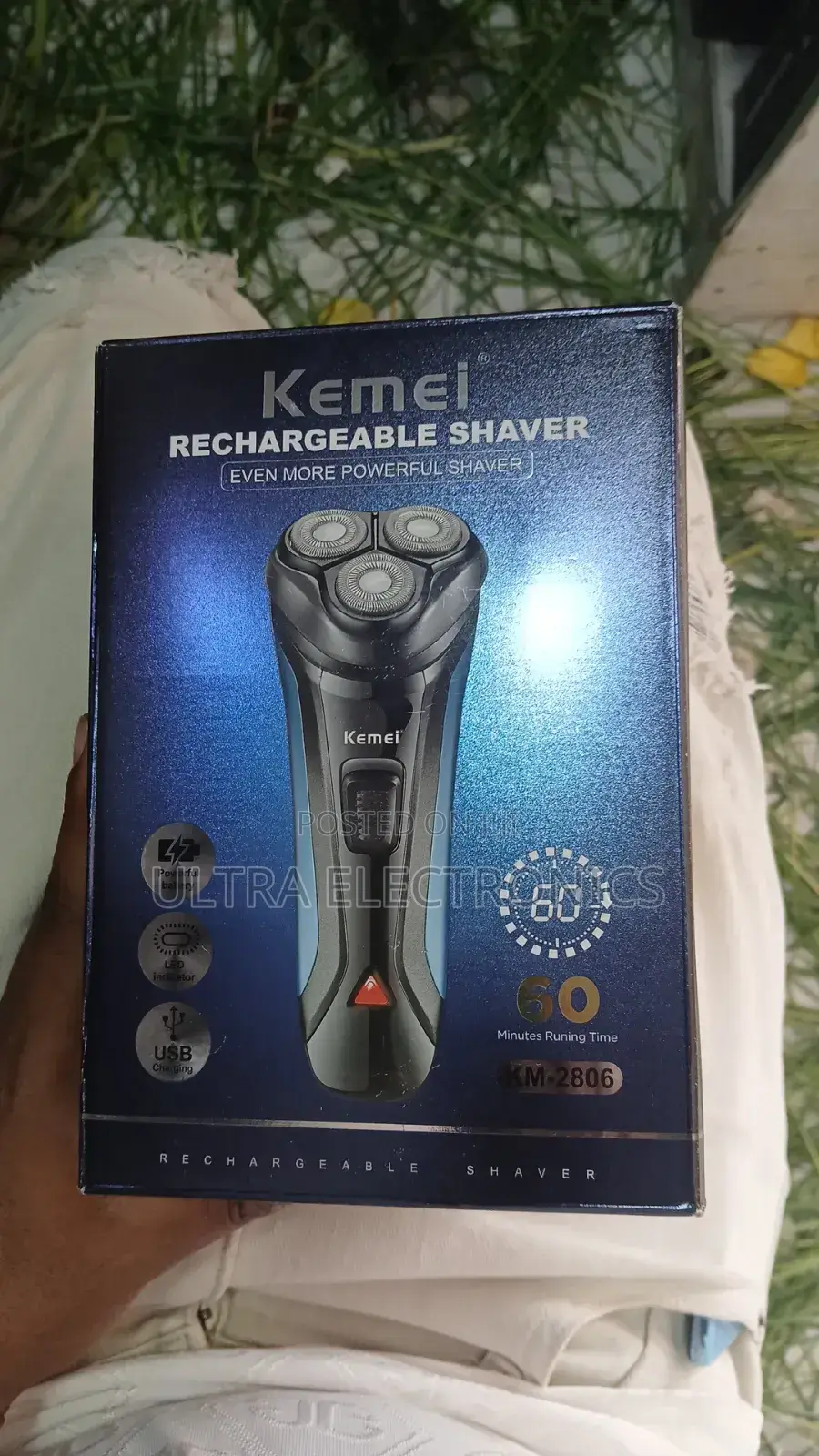 Kemei Km-2806 Rechargeable Rotary Electric Shaver.