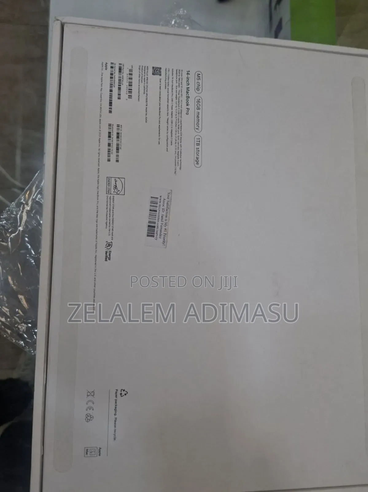 New Laptop Apple Macbook Pro 2025 M5 14-inch 16GB Apple M5 SSD 1T