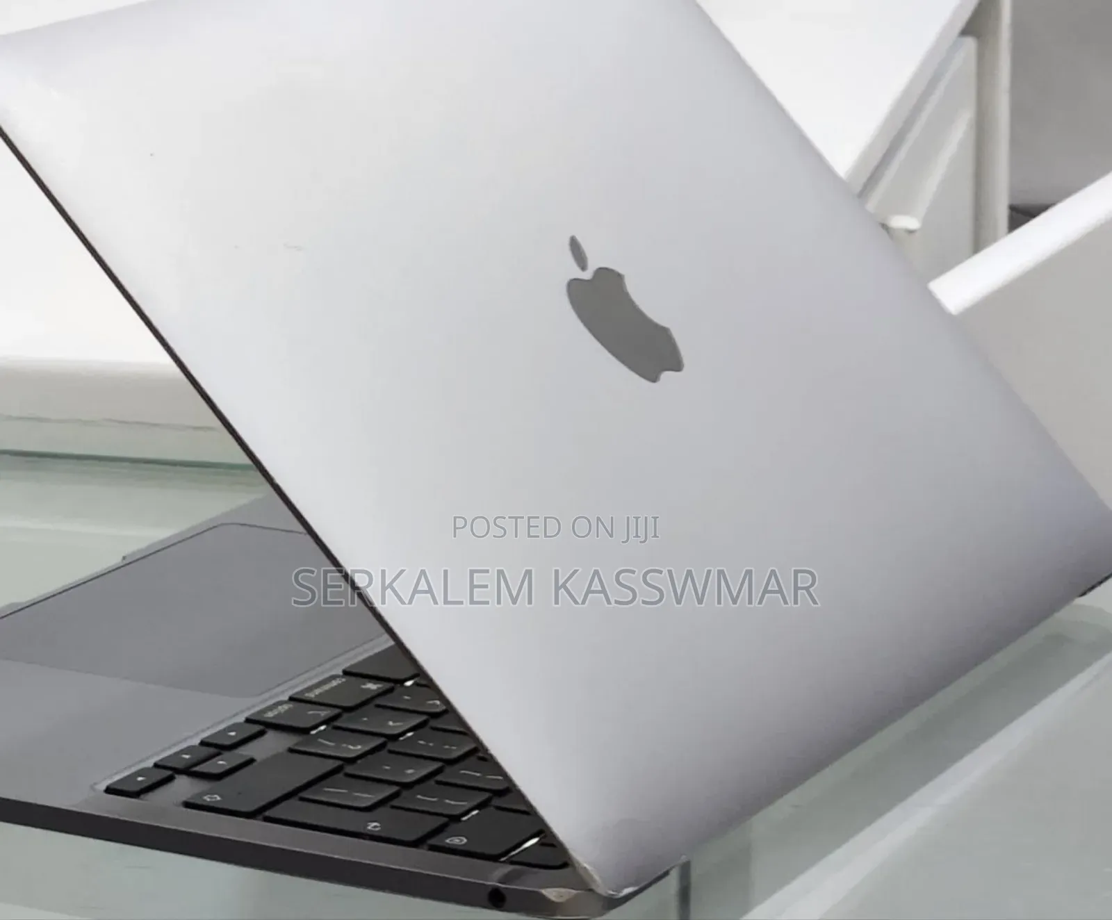New Laptop Apple MacBook Pro M1 8GB Apple M1 SSD 256GB