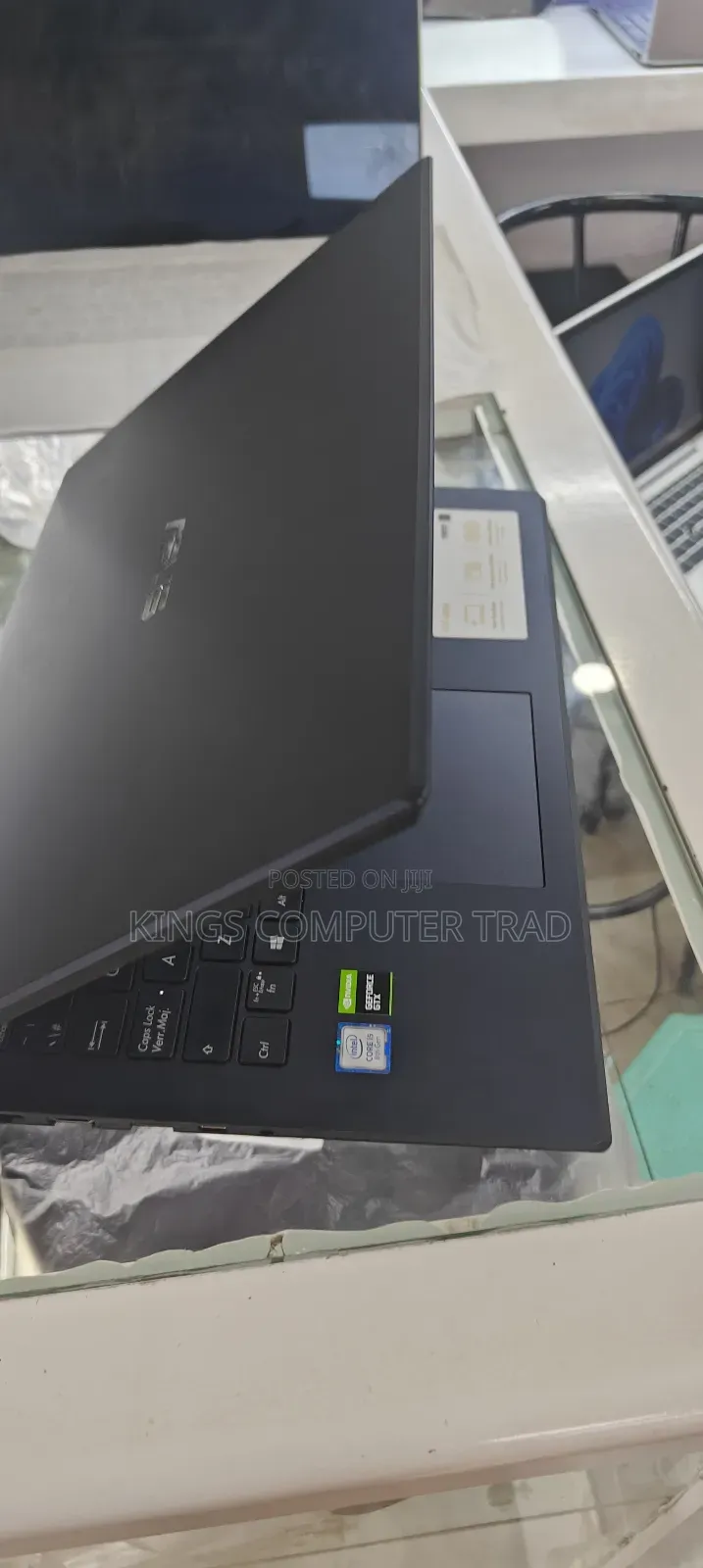 New Laptop Asus VivoBook 15 X505BA 8GB Intel Core i5 SSD 512GB