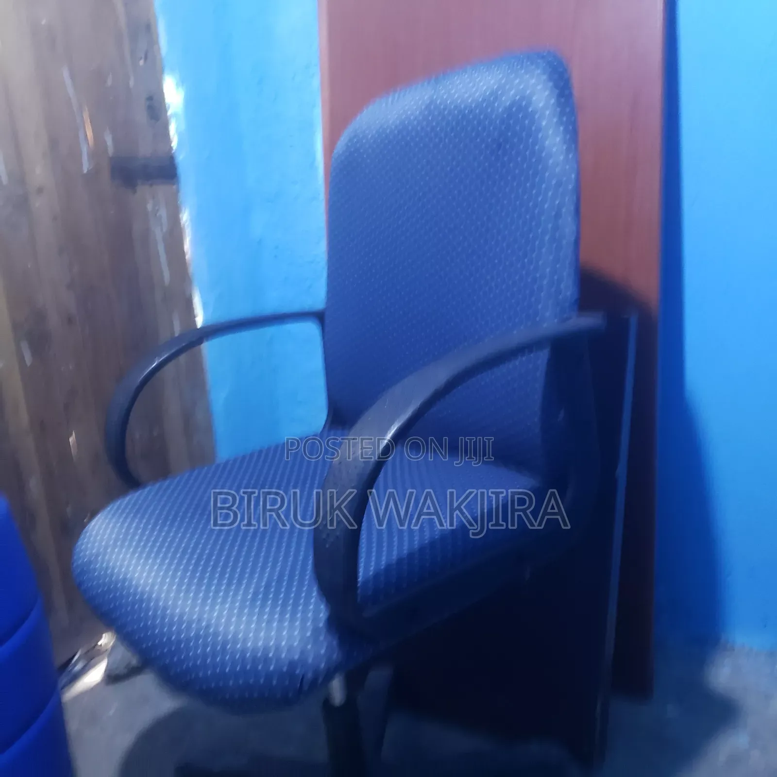 Office Chair and Table Table Size 1.60