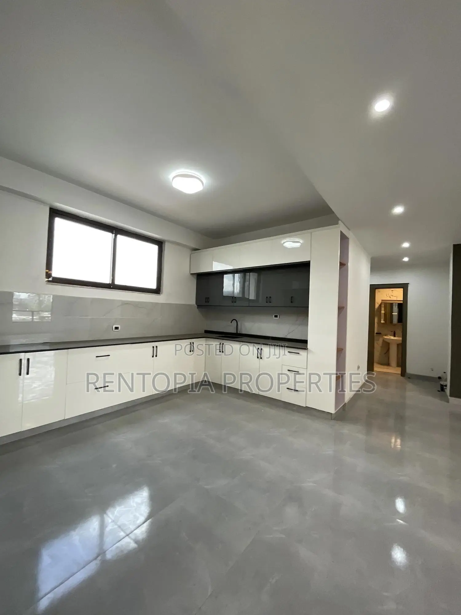 4bdrm Apartment in Yeka for rent