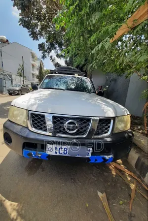 Nissan Patrol 2012 White