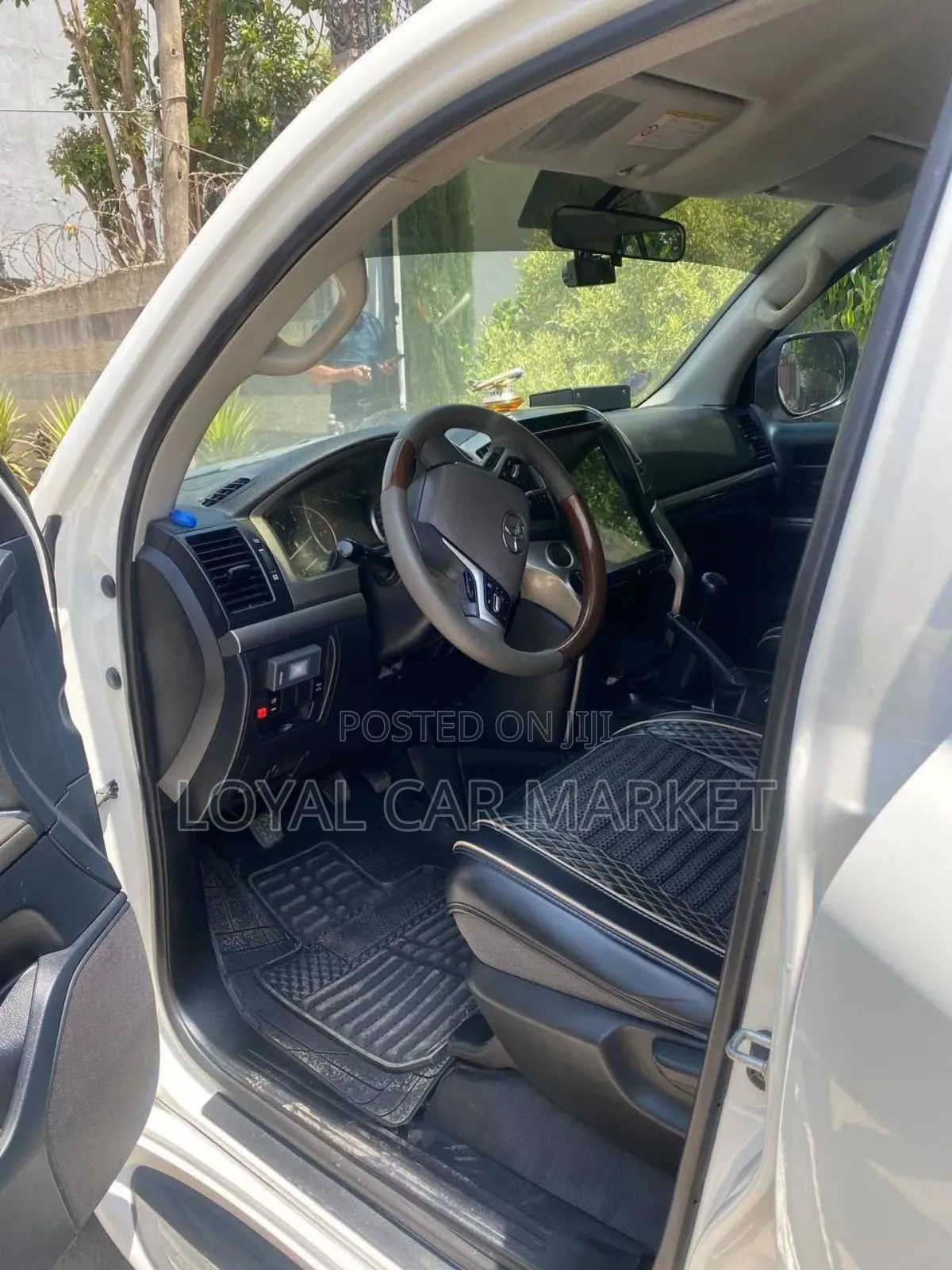 Toyota Land Cruiser 4.6 V8 GX 2012 White