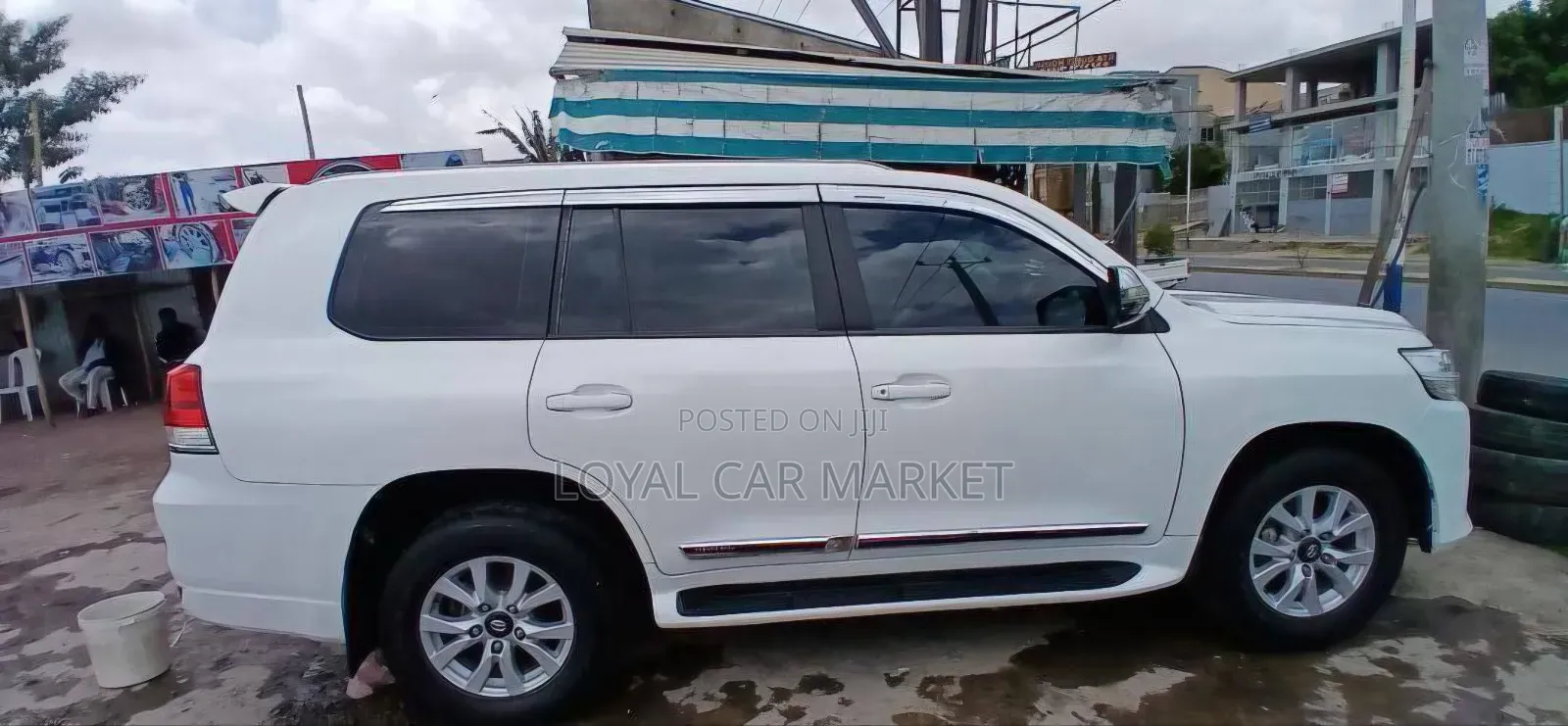 Toyota Land Cruiser 4.6 V8 GX 2012 White
