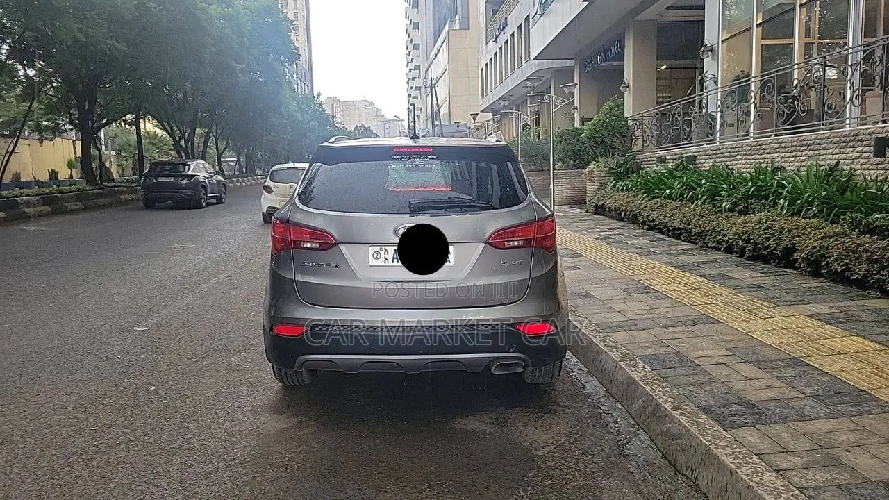 Hyundai Santa Fe GLS 4dr SUV (3.3L 6cyl 6A) 2015 Gray