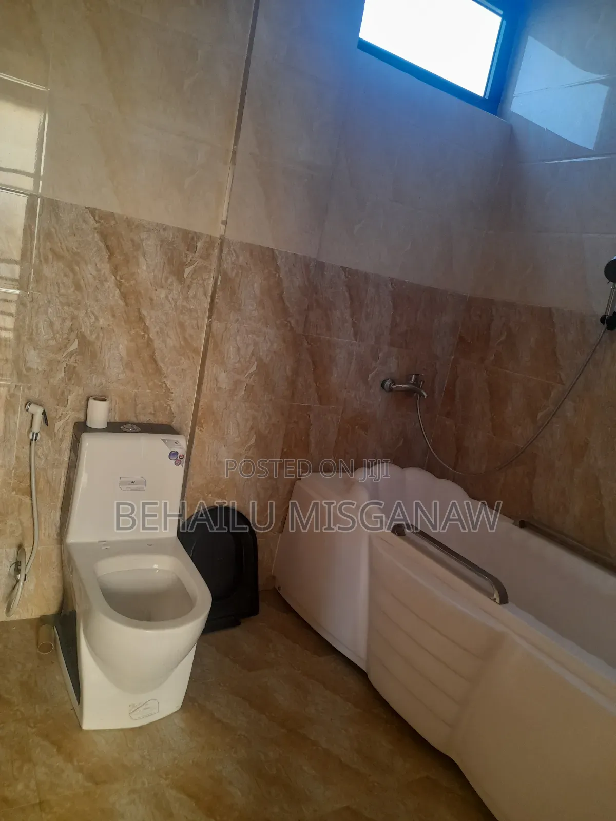 8bdrm Villa in Ayat Compound, Bole for rent