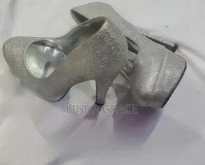 Brand New Silver Glitter Platform High Heels – Size 35