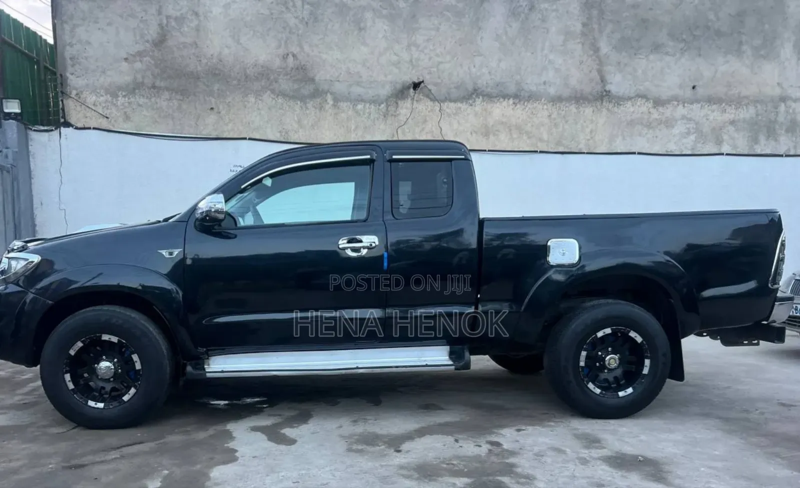 Toyota Hilux 2011 Black