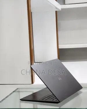 New Laptop Microsoft Surface 16GB Intel Core i7 SSD 512GB