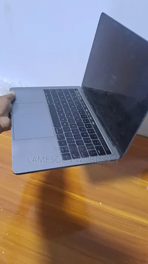 Laptop Apple MacBook Pro 2017 8GB Intel Core i5 SSD 500GB