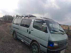 Toyota Hilux 2004 Silver