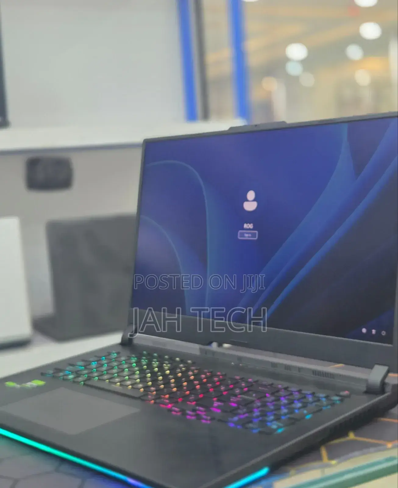 New Laptop Asus ROG Strix G17 16GB Intel Core i9 SSD 1T