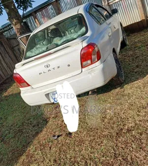 Toyota Platz 2002 White