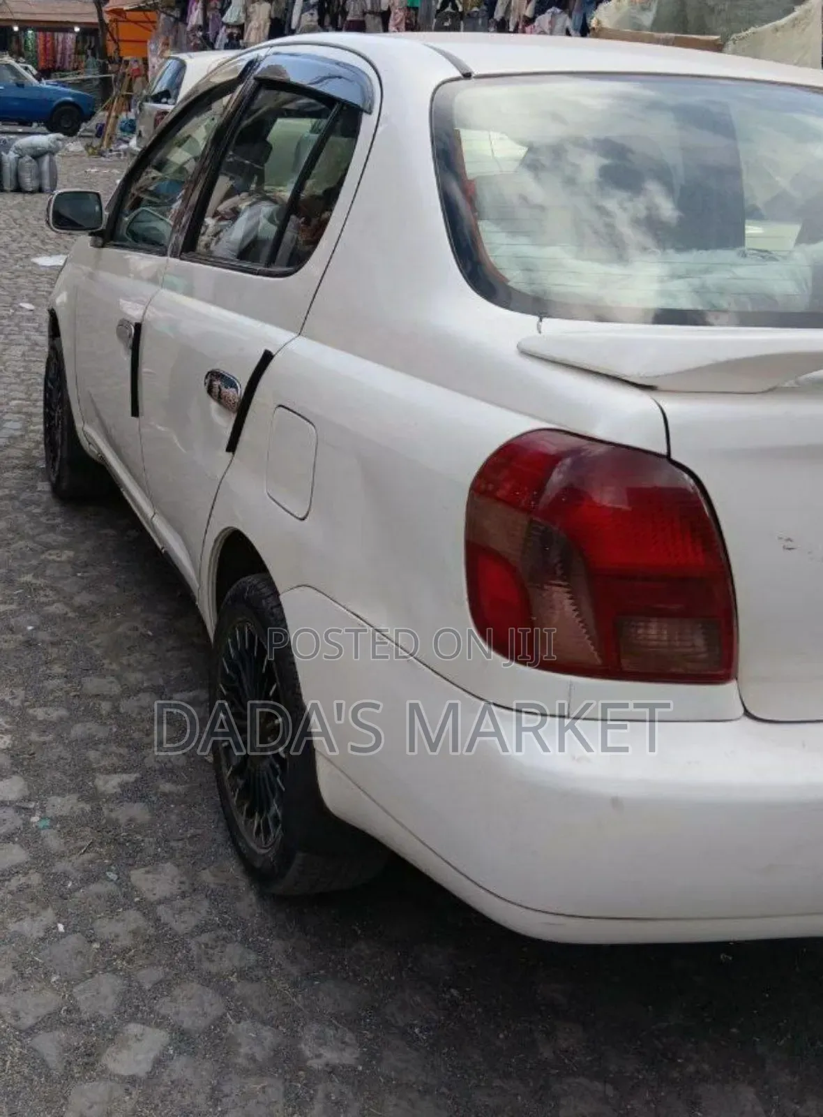 Toyota Platz 2002 White