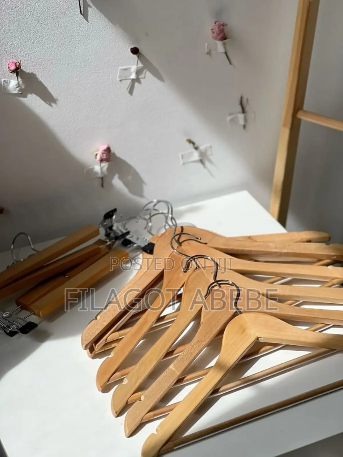 Natural Wood Hanger .Imported Premium Quality Clothe Hanger
