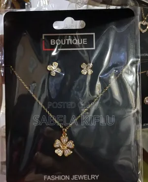 Melano Necklace