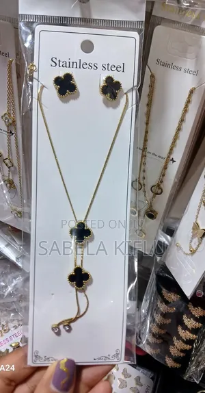 Melano Necklace