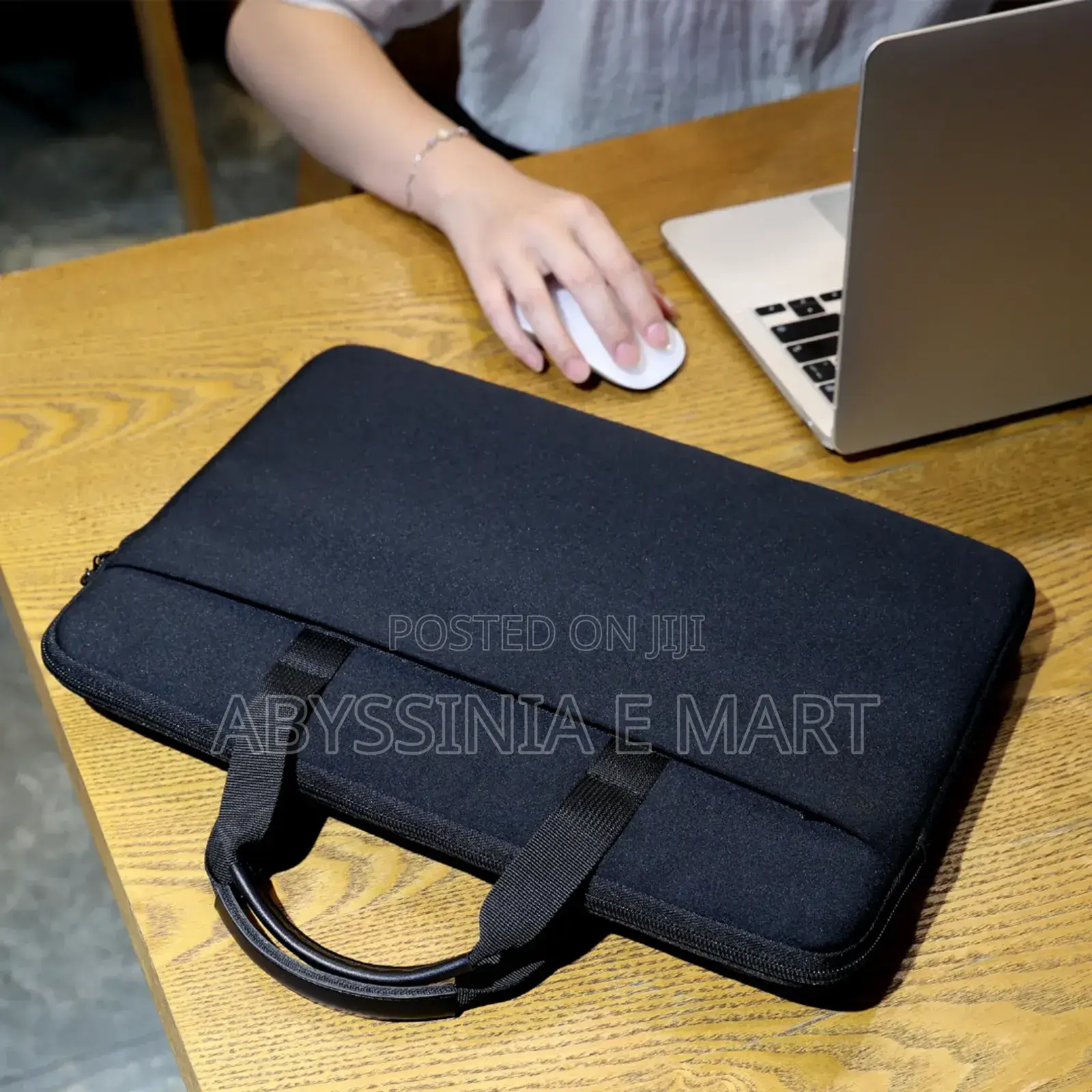 Simple Professional Laptop Carrying Bag!