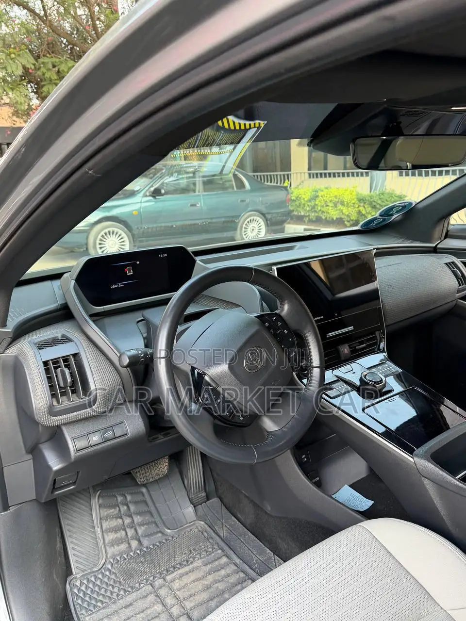 Toyota bZ4X Limited AWD 2024 Gray