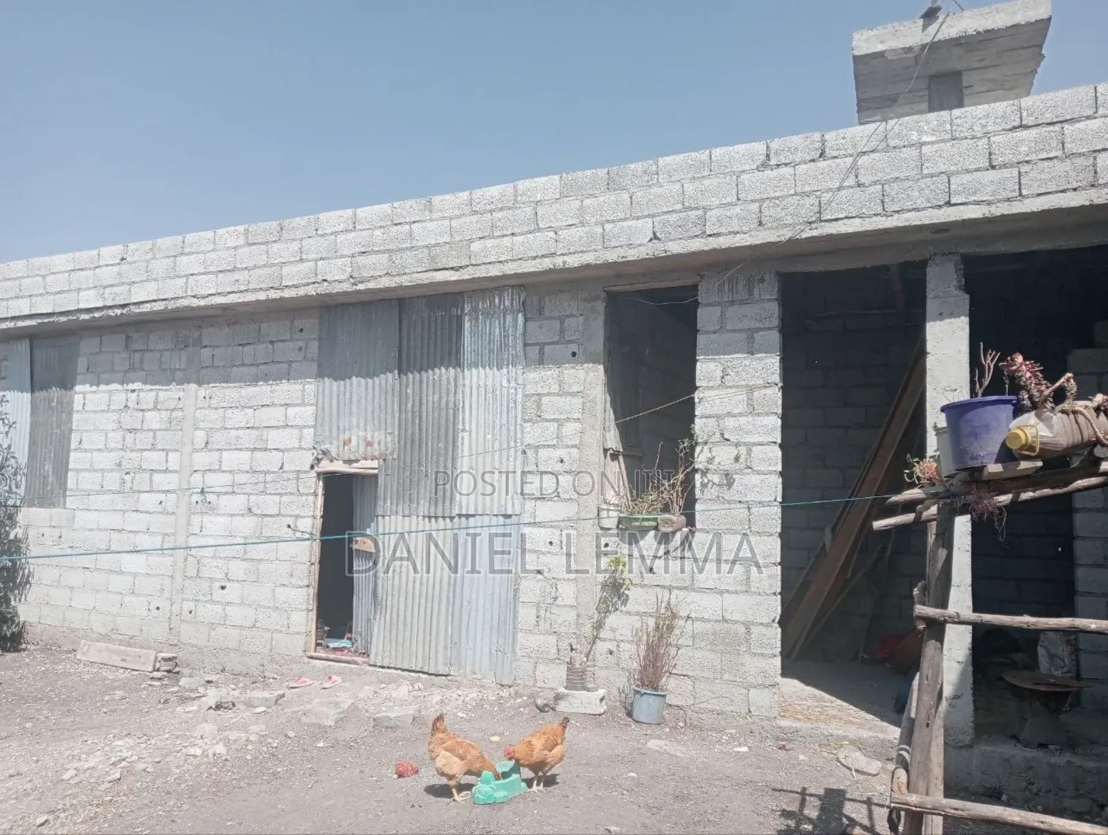 2 BDRM Service House, Oromia-Finfinne for Sale