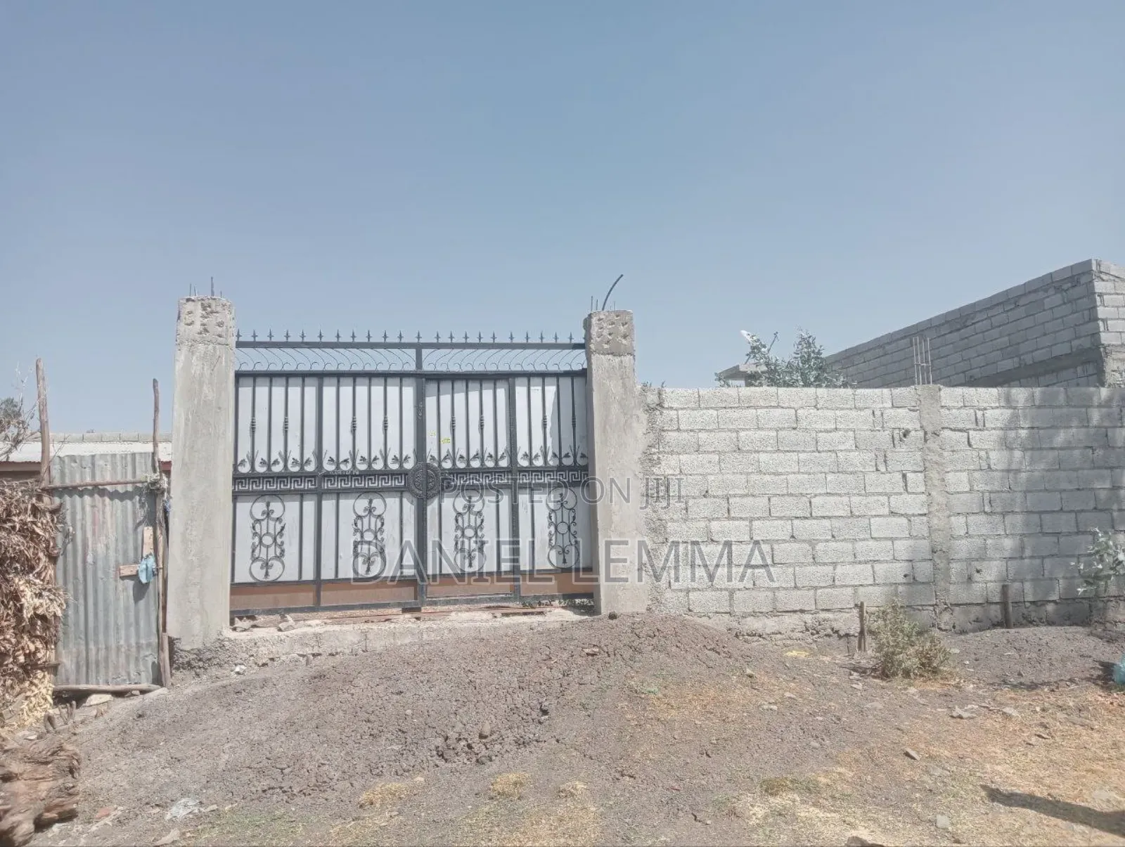 2 BDRM Service House, Oromia-Finfinne for Sale