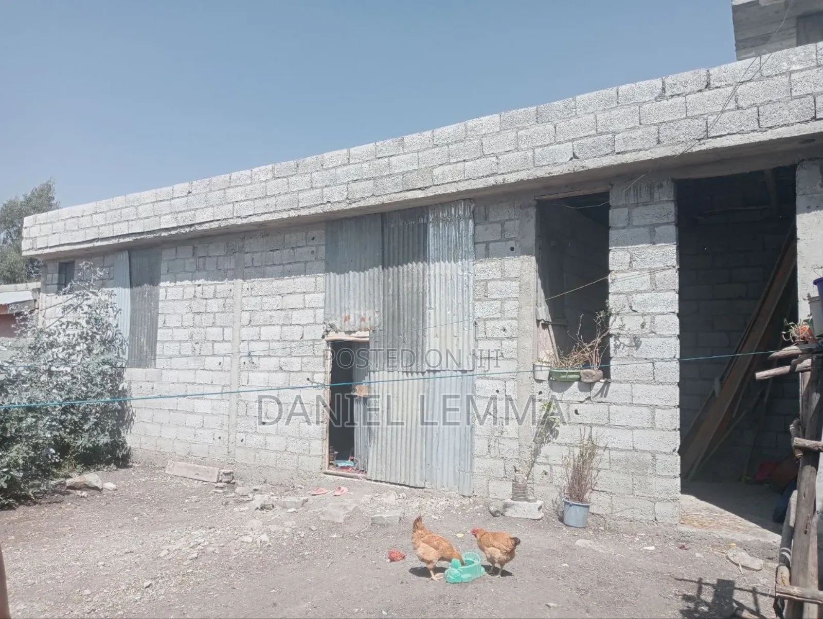 2 BDRM Service House, Oromia-Finfinne for Sale