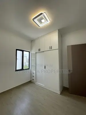 6bdrm House in Yeka for sale