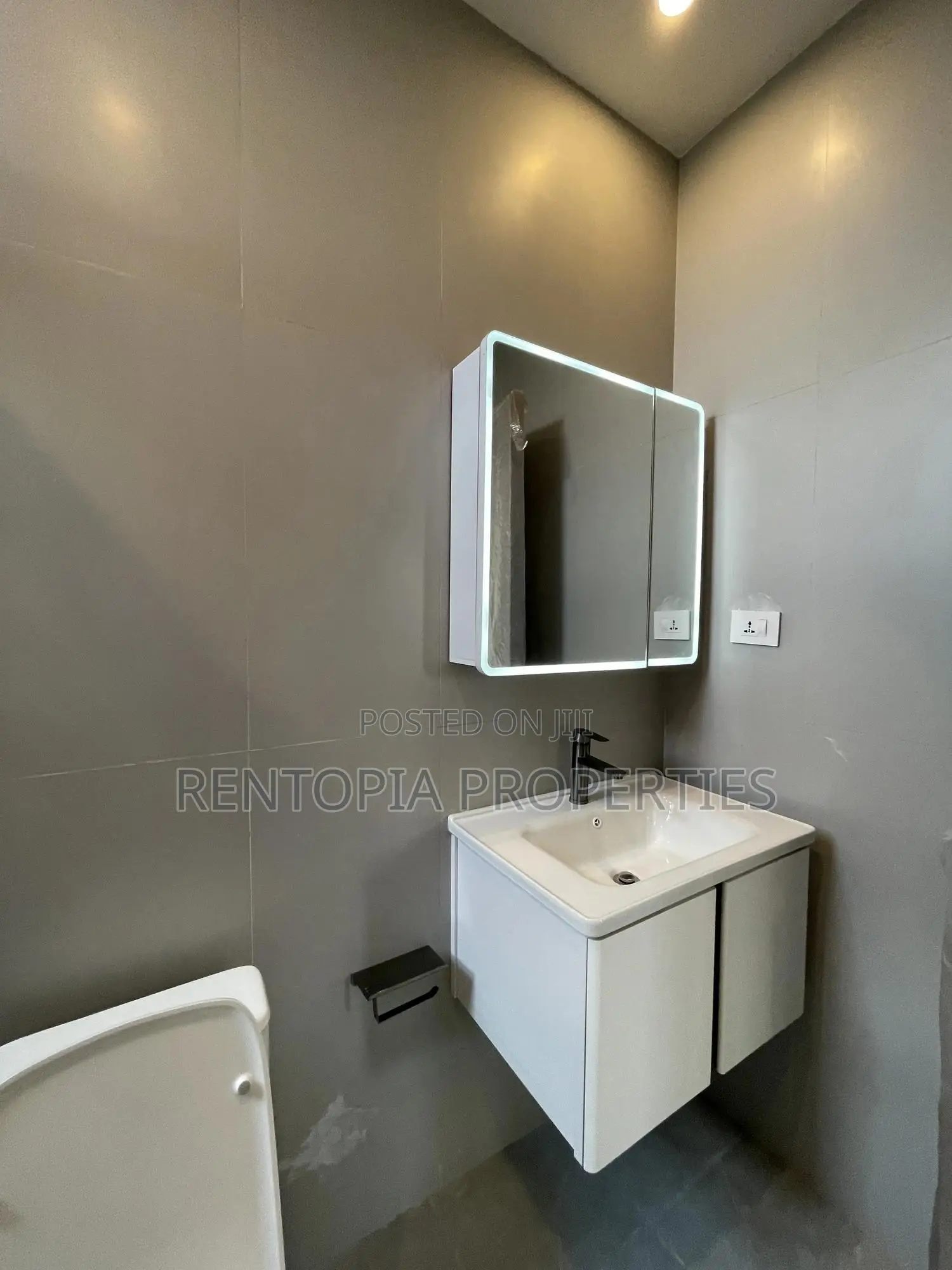3bdrm Apartment in Yeka for rent