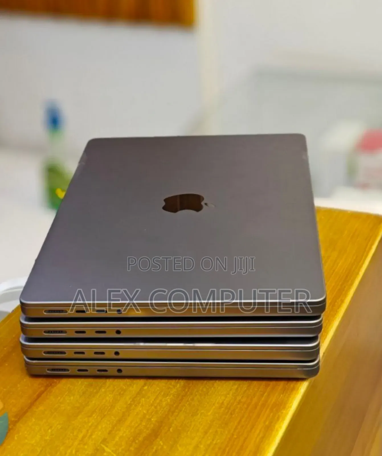 New Laptop Apple MacBook Pro M1 32GB Apple M1 Pro SSD 512GB